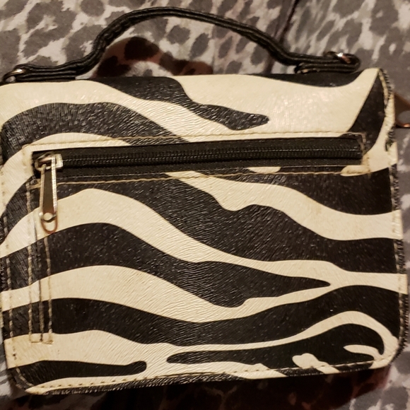 Zebra purse - Picture 2 of 3